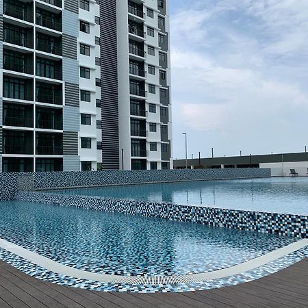 Desaru Utama Apartment With Karaoke, Netflix, Pool View, Free Wifi And Near Car Park ภายนอก รูปภาพ