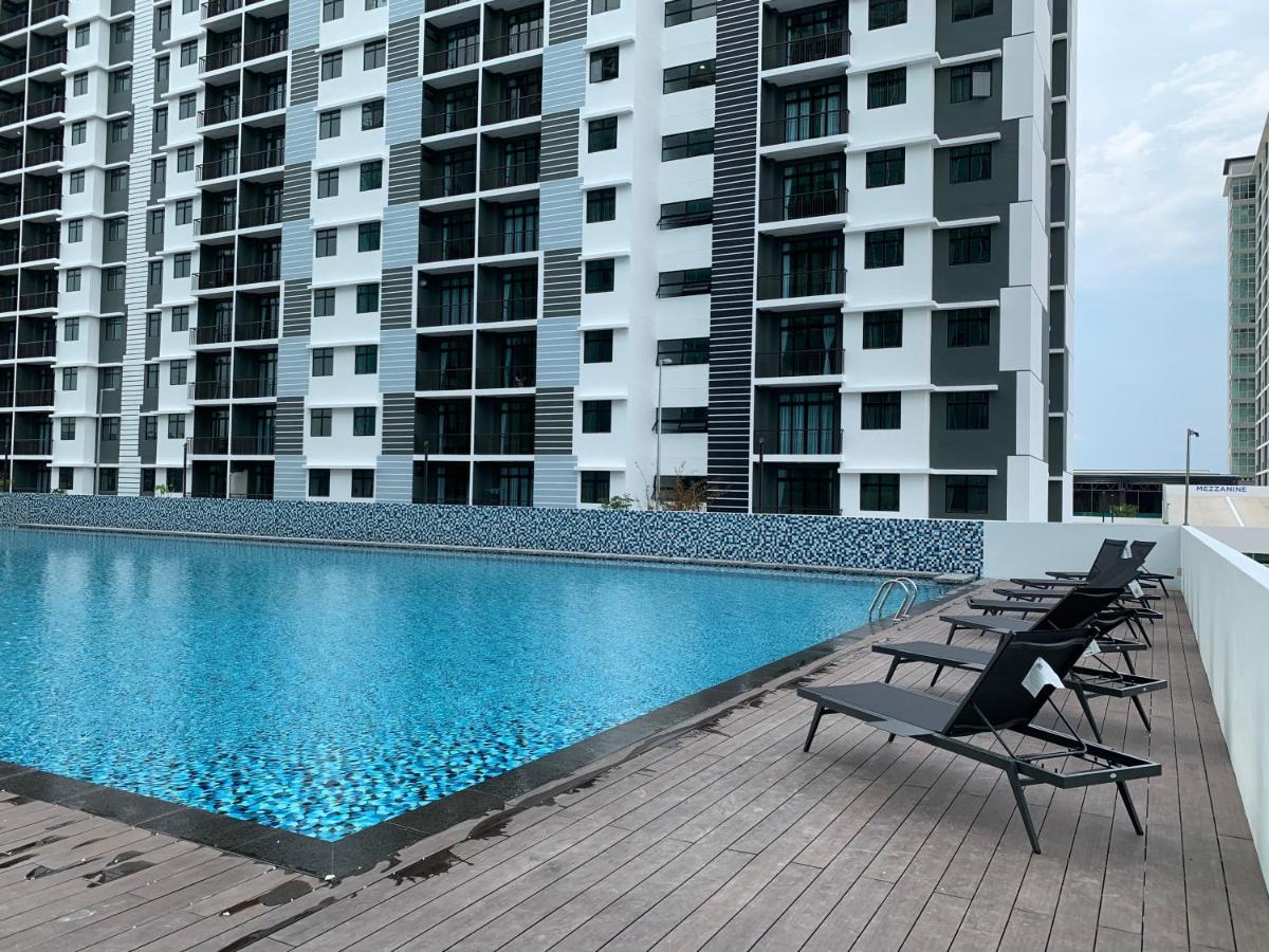 Desaru Utama Apartment With Karaoke, Netflix, Pool View, Free Wifi And Near Car Park ภายนอก รูปภาพ