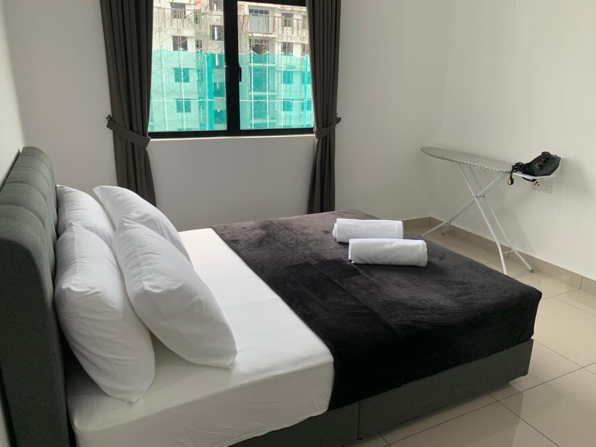 Desaru Utama Apartment With Karaoke, Netflix, Pool View, Free Wifi And Near Car Park ภายนอก รูปภาพ