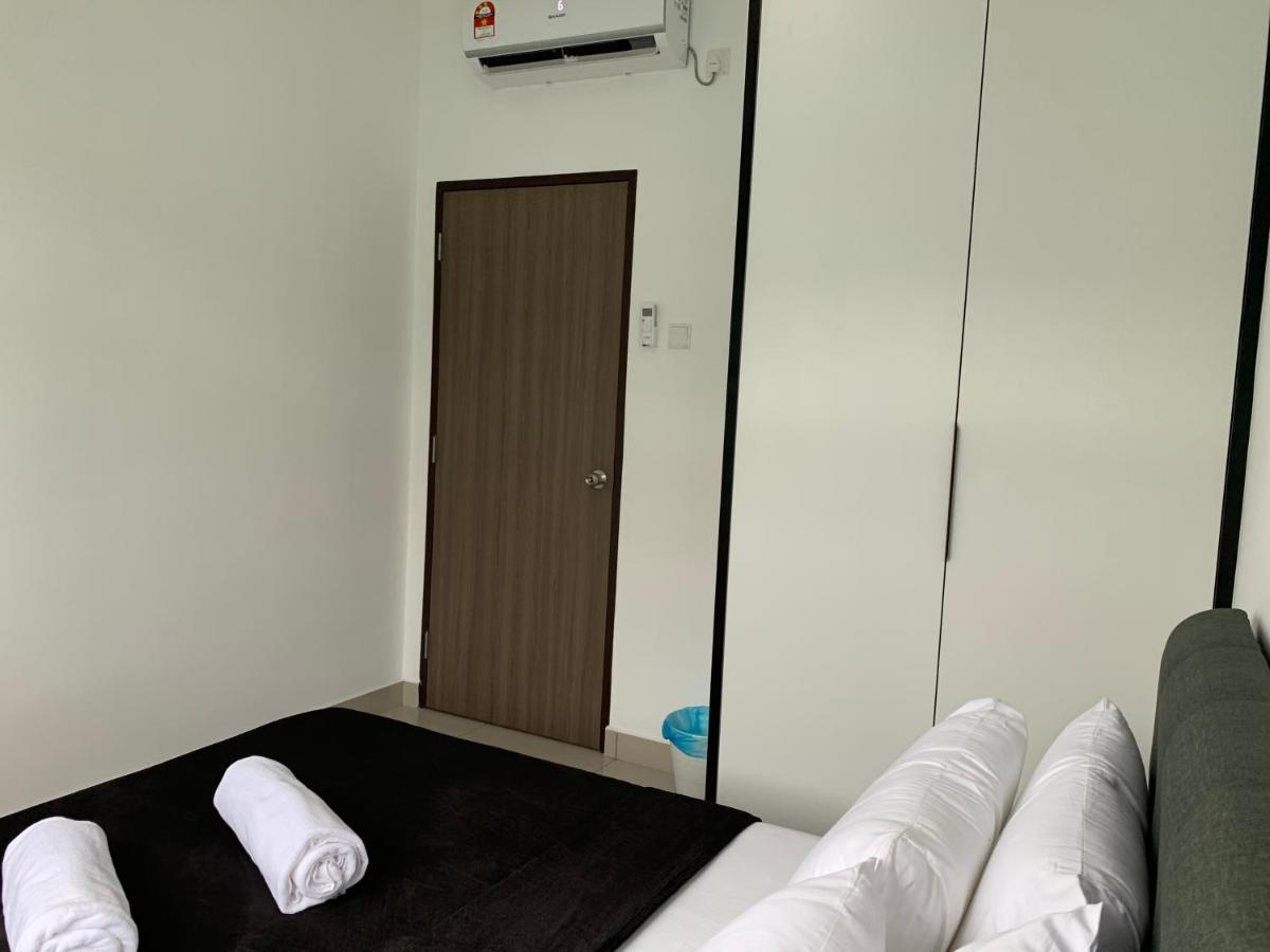 Desaru Utama Apartment With Karaoke, Netflix, Pool View, Free Wifi And Near Car Park ภายนอก รูปภาพ